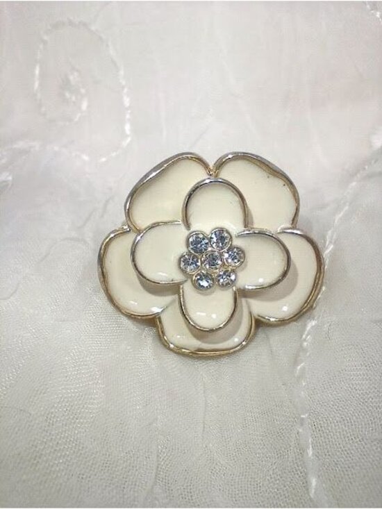 Geneva Jewelry - Flower-Shaped Geneva Watch Ring With Rhinestone & Hidden Face